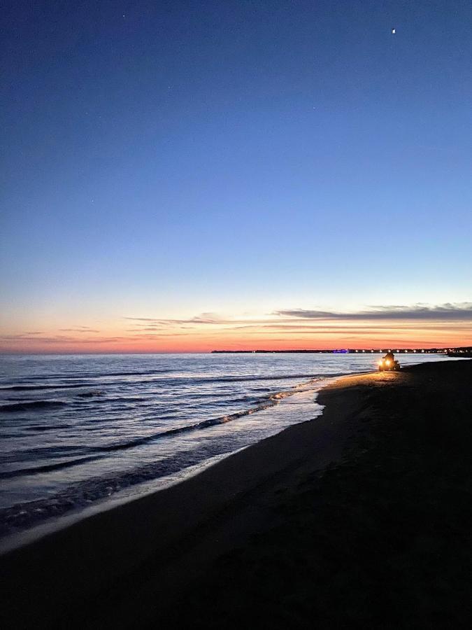 Velipojë Beachfront, Tirana Guest House מראה חיצוני תמונה